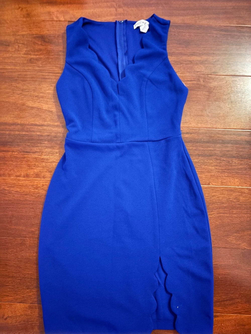 NWT Xtraordinary Royal Blue Scalloped Sheath Dress Women's Size 0 Cocktail Dress